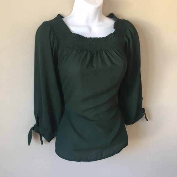 💚Gorgeous Hunter Green Blouse Top💚 - Picture 1 of 5